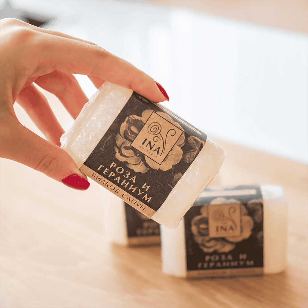 INA ESSENTIALS Билков Сапун Роза Дамасцена Гераниум и Поморийска луга 110 г